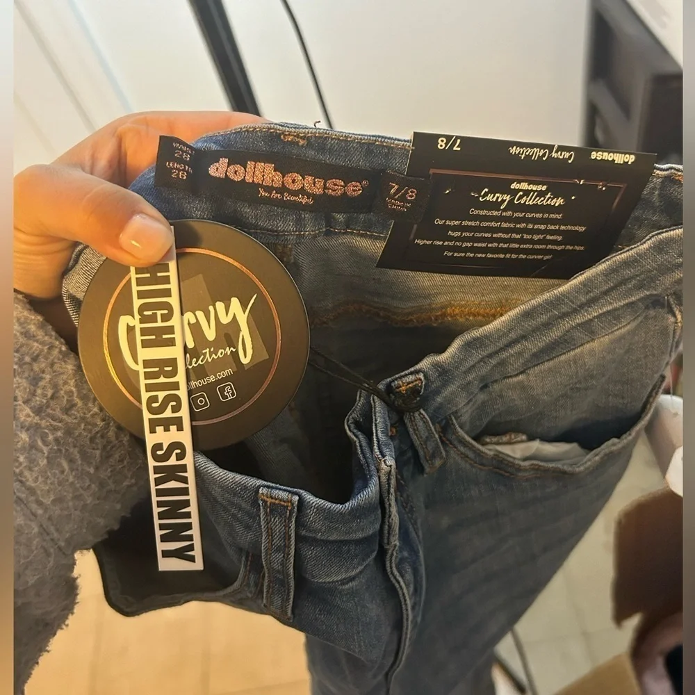 NWT Dollhouse Curvy Raw Hem High Rise Skinny Jeans